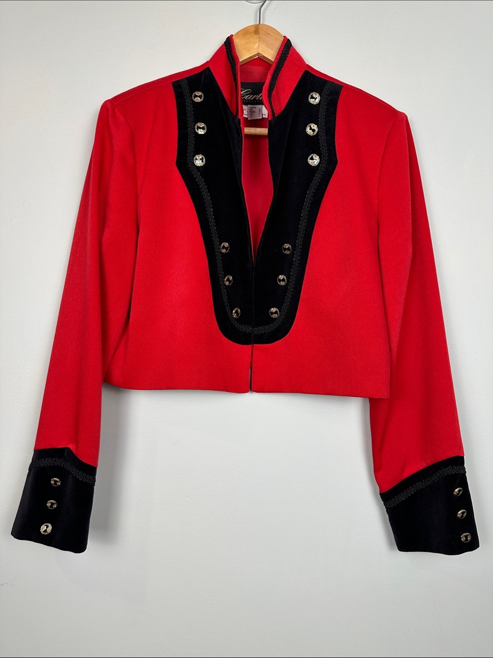 92. Vintage Cartise international red blazer cropped polyester